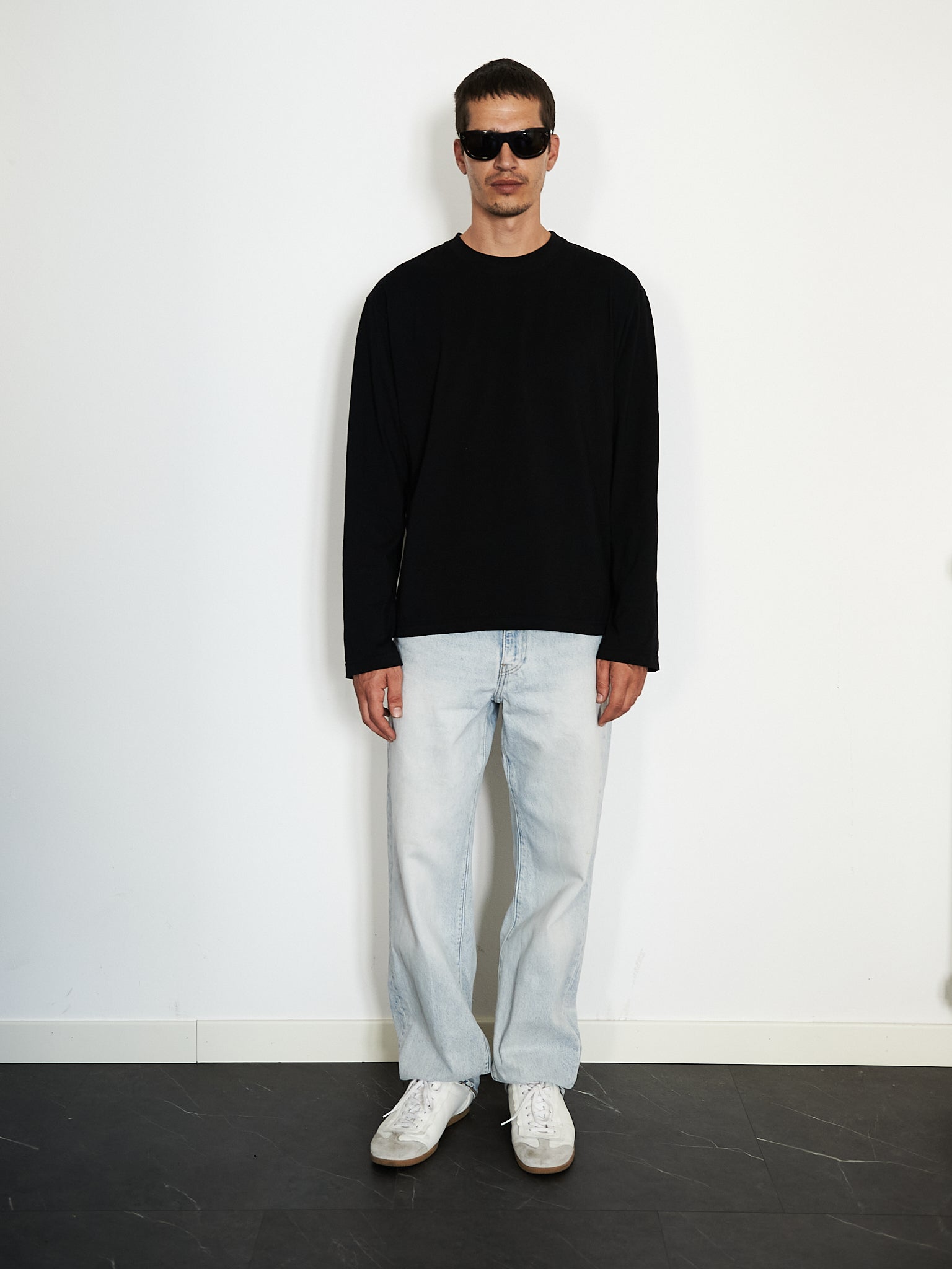 Essential Longsleeve — Black