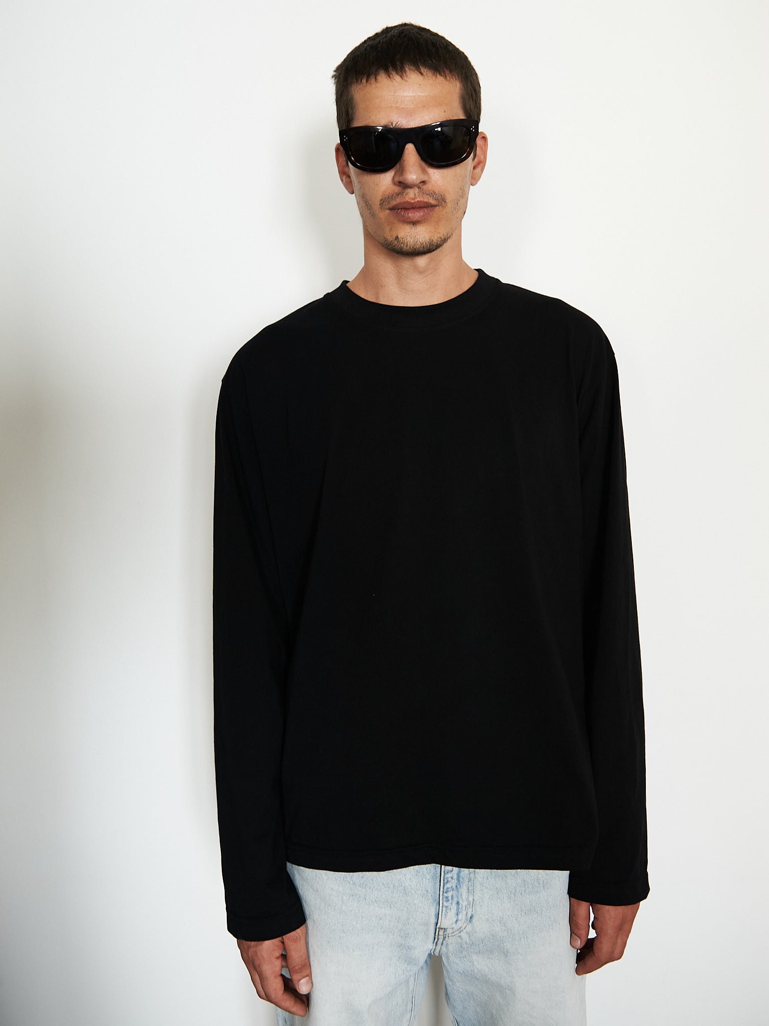 Essential Longsleeve — Black