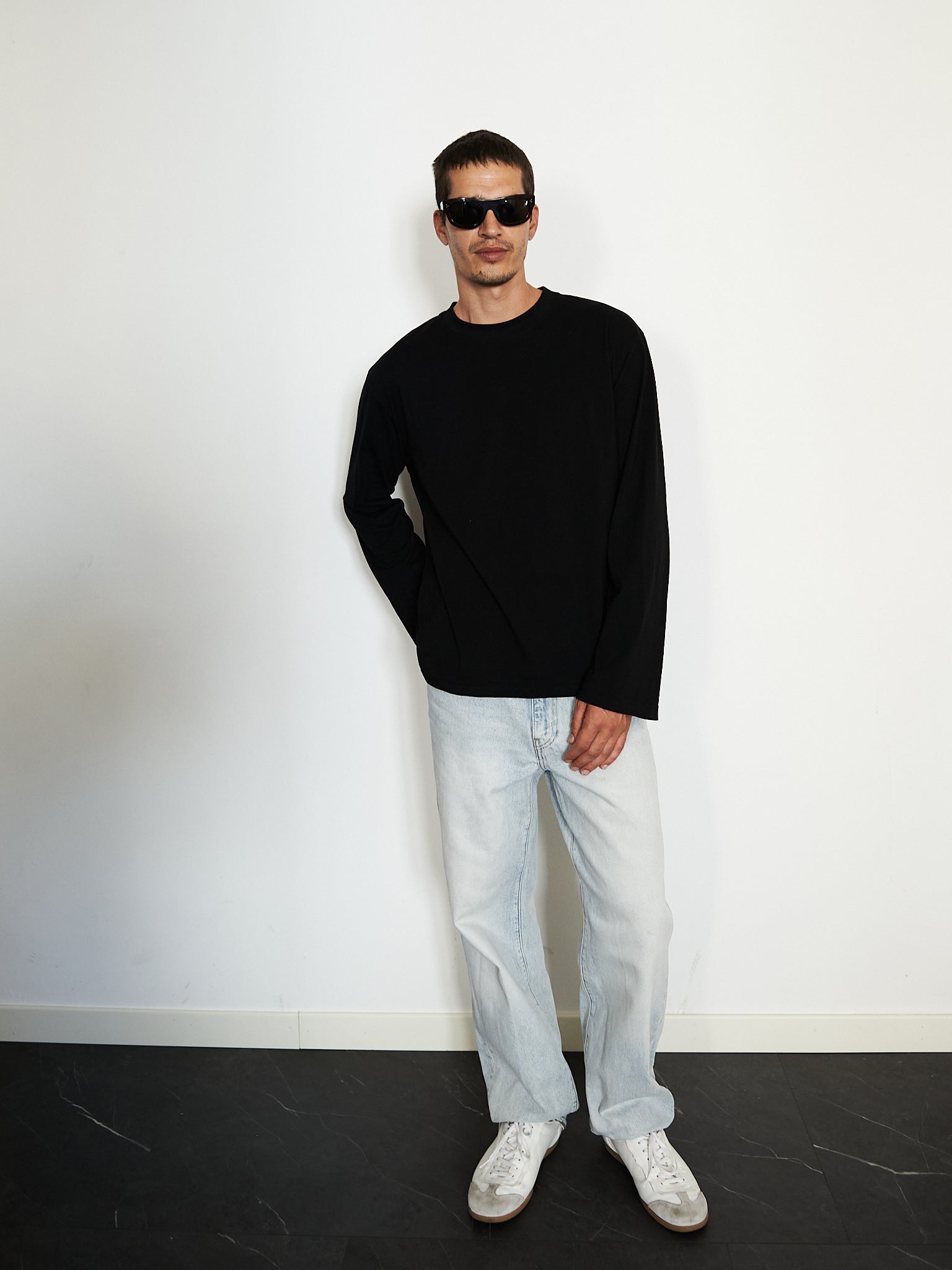 Essential Longsleeve — Black